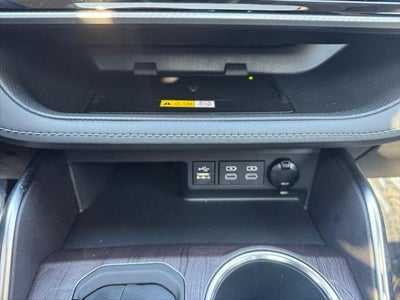 2023 Toyota Highlander Hybrid Platinum