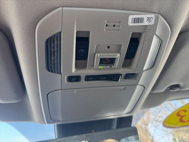 2023 Toyota Highlander Hybrid Platinum