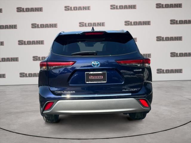 2023 Toyota Highlander Hybrid Platinum