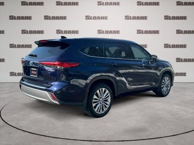 2023 Toyota Highlander Hybrid Platinum