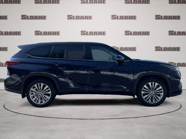 2023 Toyota Highlander Hybrid Platinum