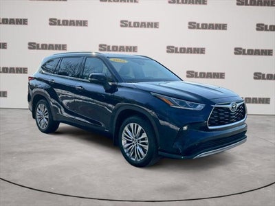 2023 Toyota Highlander Hybrid Platinum
