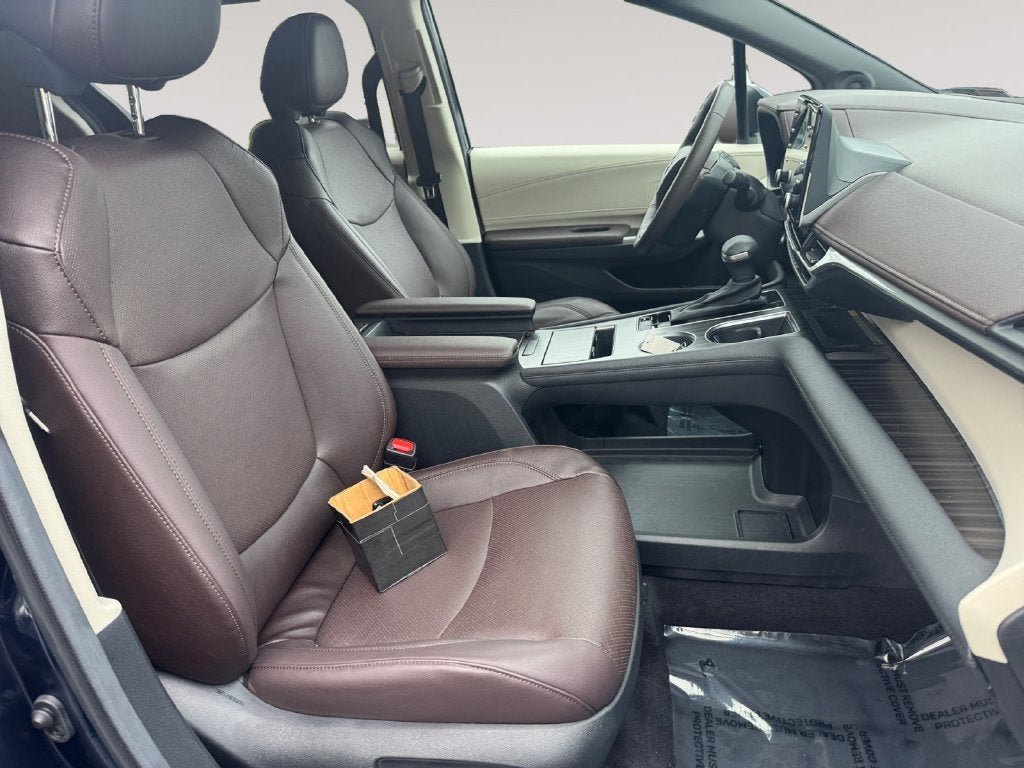 2024 Toyota Sienna Platinum 7 Passenger