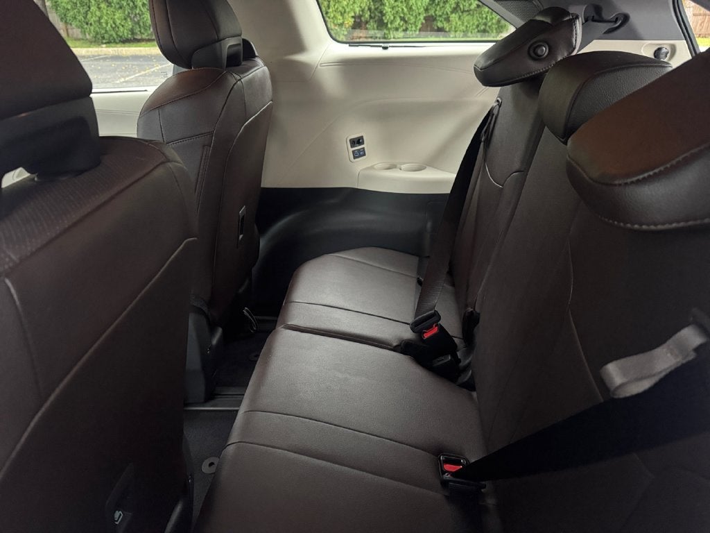 2024 Toyota Sienna Platinum 7 Passenger