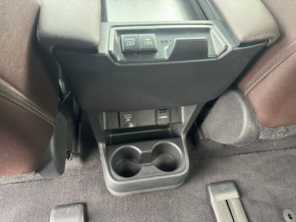 2024 Toyota Sienna Platinum 7 Passenger