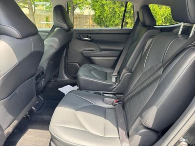 2021 Toyota Highlander Hybrid XLE