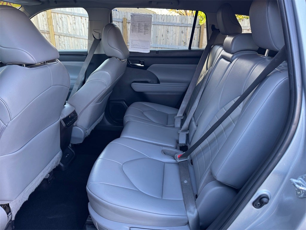 2022 Toyota HIGHLANDER HYBRD XLE