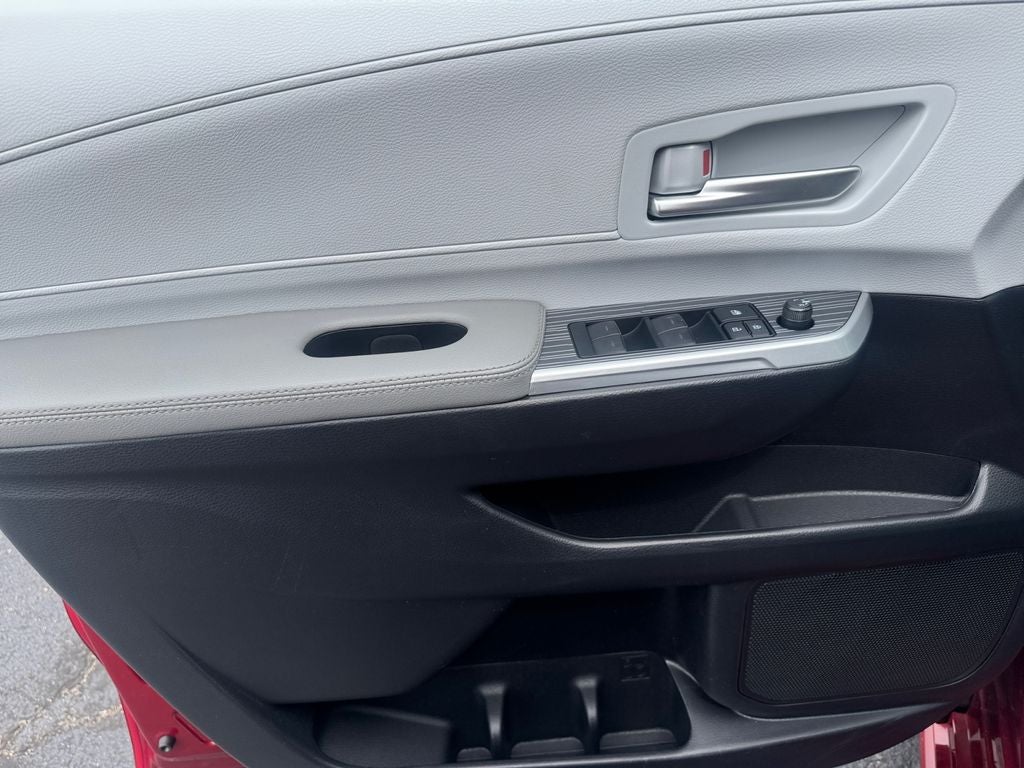 2025 Toyota Sienna XLE 7 Passenger