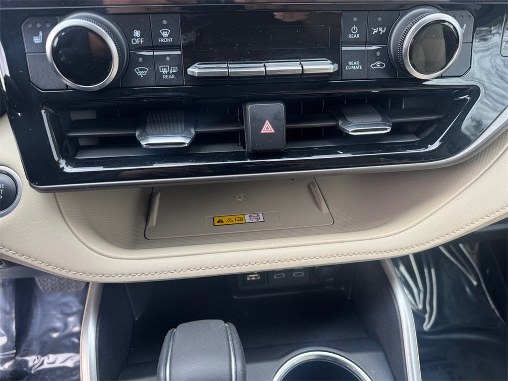 2024 Toyota HIGHLANDER XLE