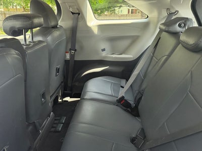2021 Toyota Sienna LE 8 Passenger