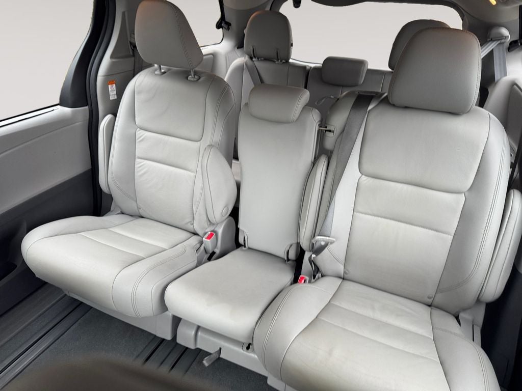 2020 Toyota SIENNA XLE 3.5L XLE