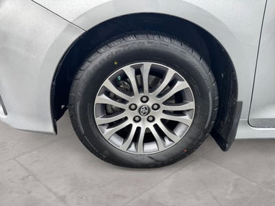 2020 Toyota SIENNA XLE 3.5L XLE