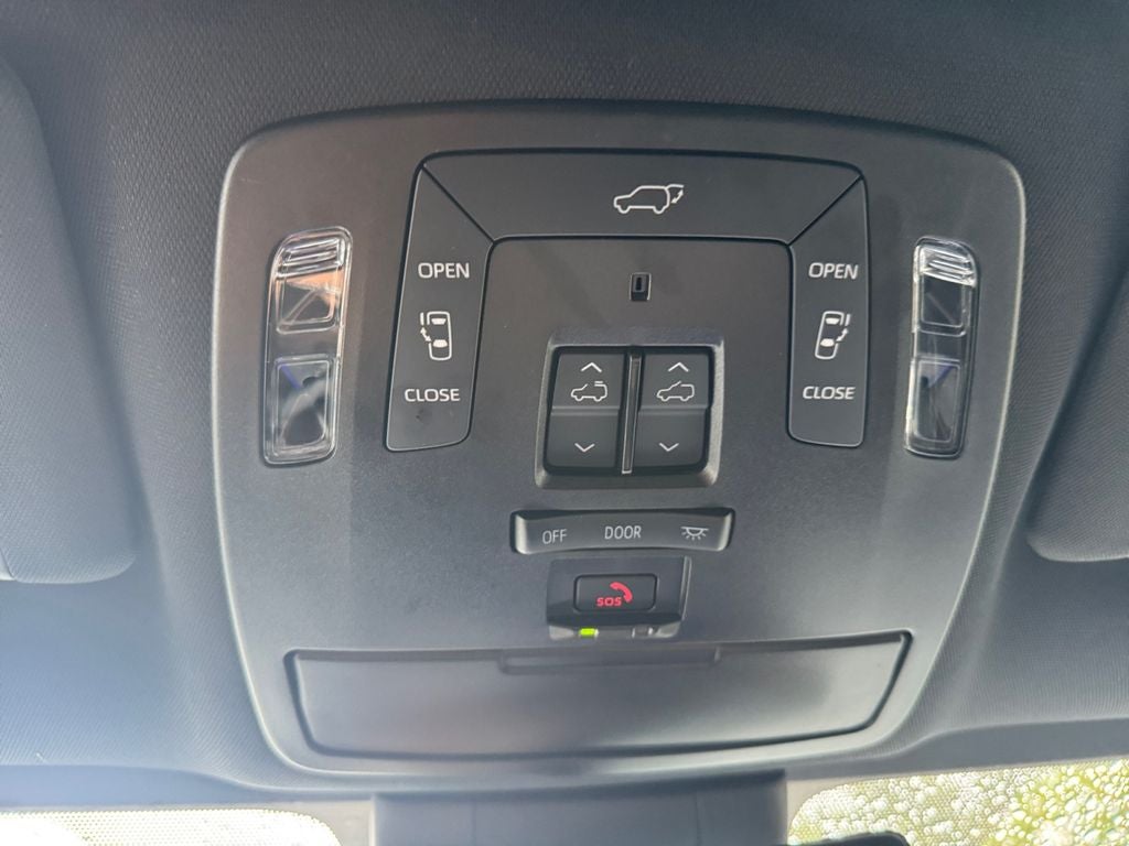 2025 Toyota Sienna Limited 7 Passenger