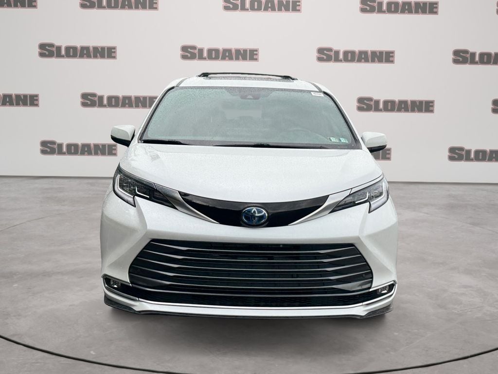 2025 Toyota Sienna Limited 7 Passenger