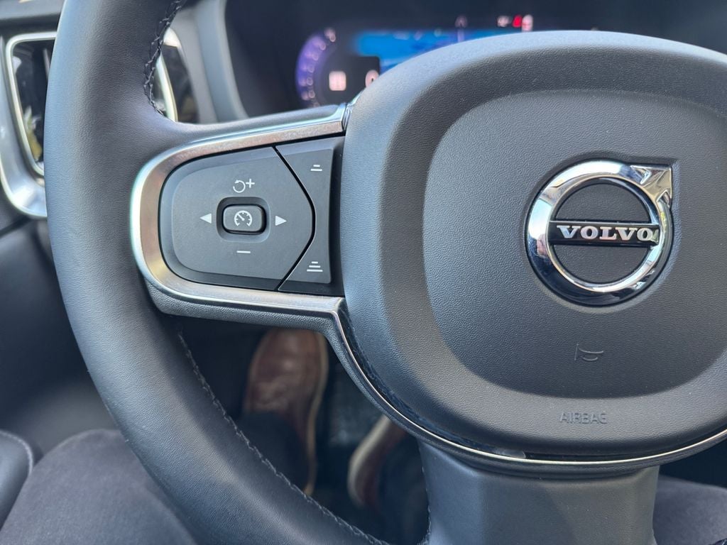 2024 Volvo S60 B5 Core Dark Theme