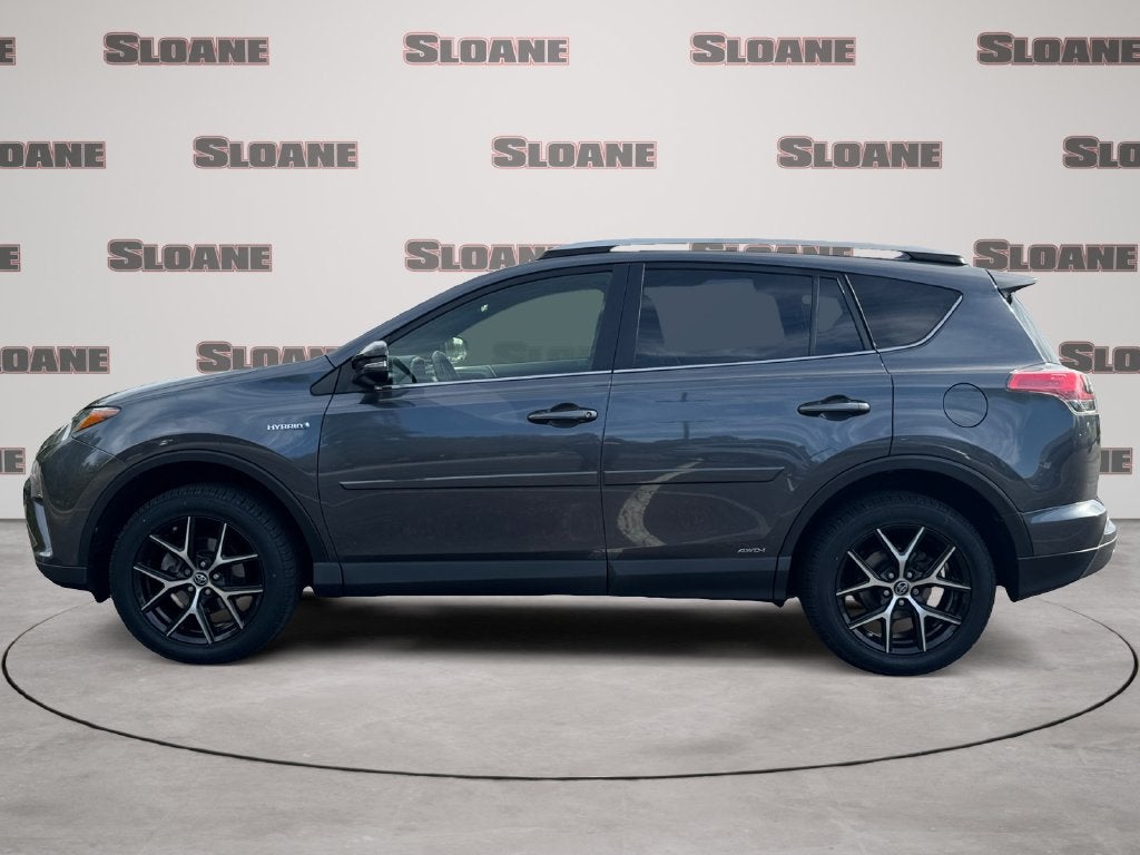Used 2018 Toyota RAV4 SE with VIN JTMJJREV0JD193321 for sale in Malvern, PA