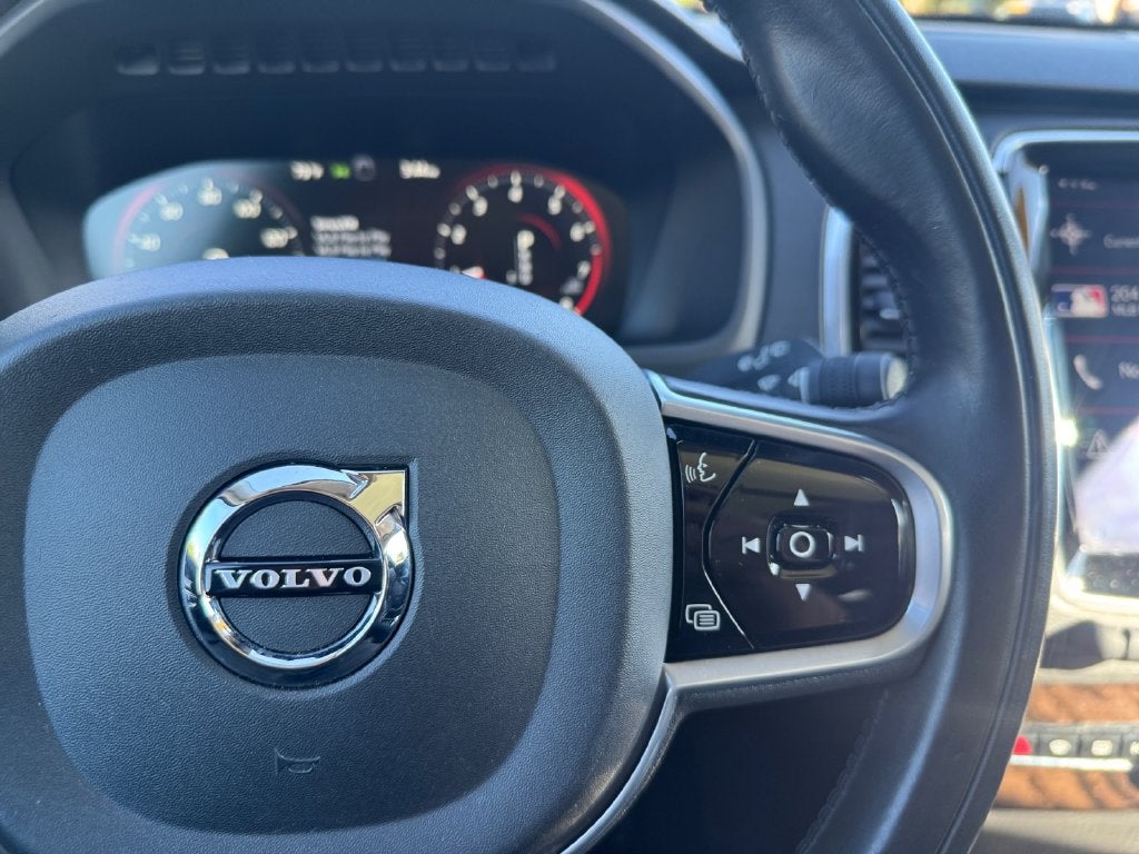 2018 Volvo XC90 T6 Momentum