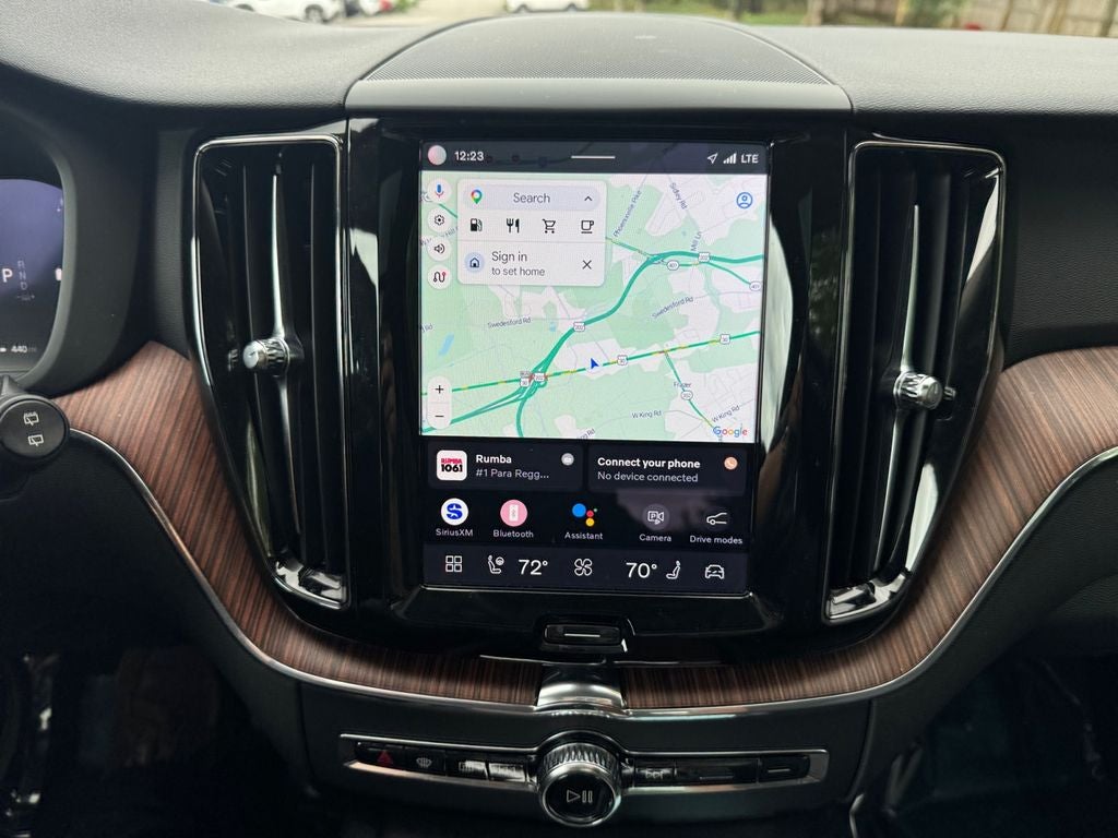 2024 Volvo XC60 B5 Plus Dark Theme