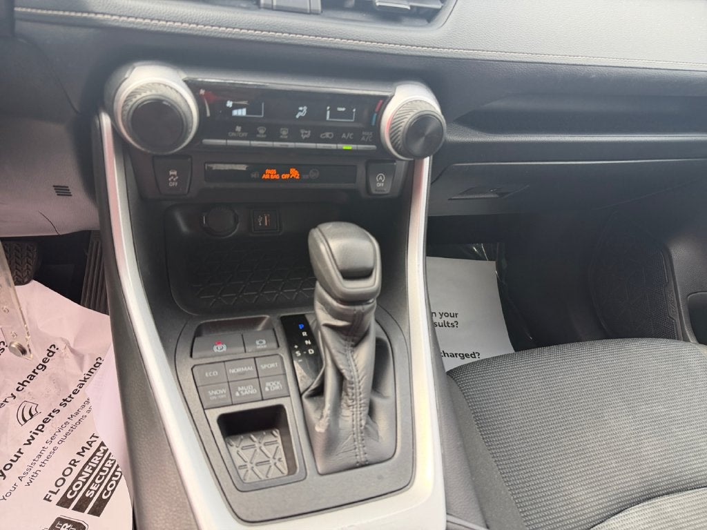2025 Toyota RAV4 LE