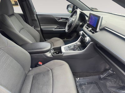 2024 Toyota RAV4 Hybrid SE