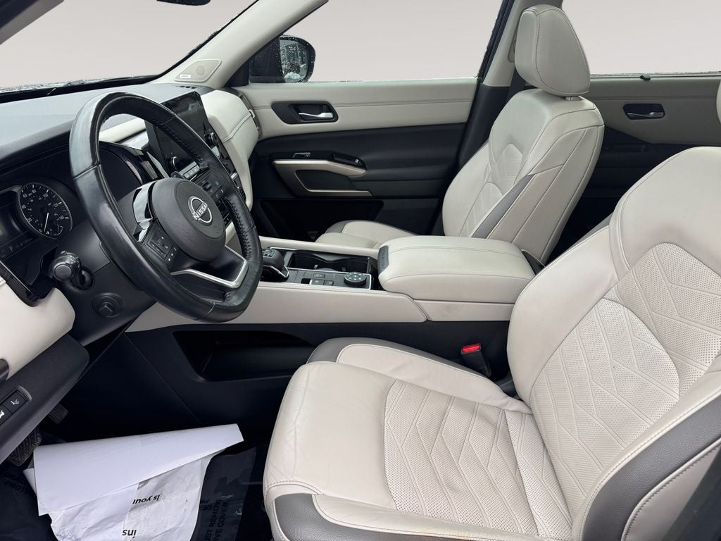 2022 Nissan Pathfinder Platinum