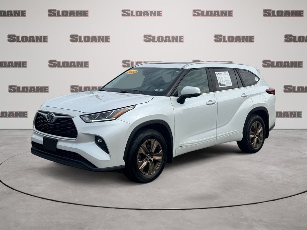 2023 Toyota Highlander Hybrid Bronze Edition