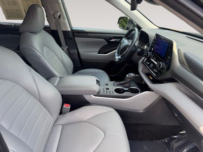 2024 Toyota Highlander Hybrid XLE
