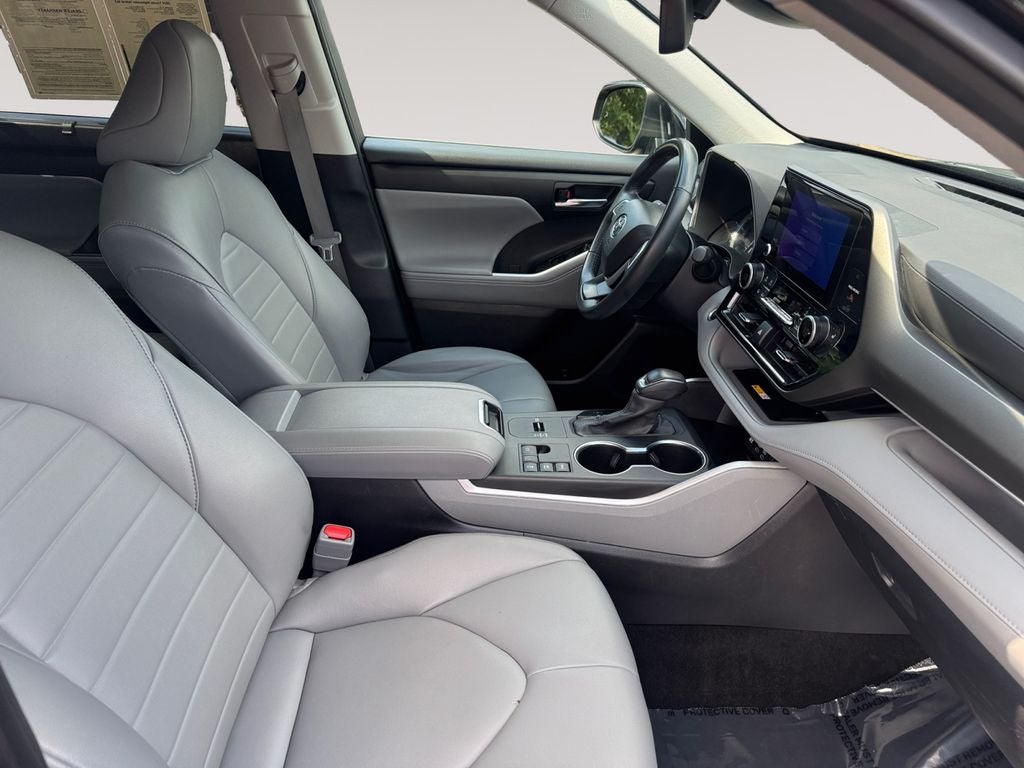 2024 Toyota Highlander Hybrid XLE