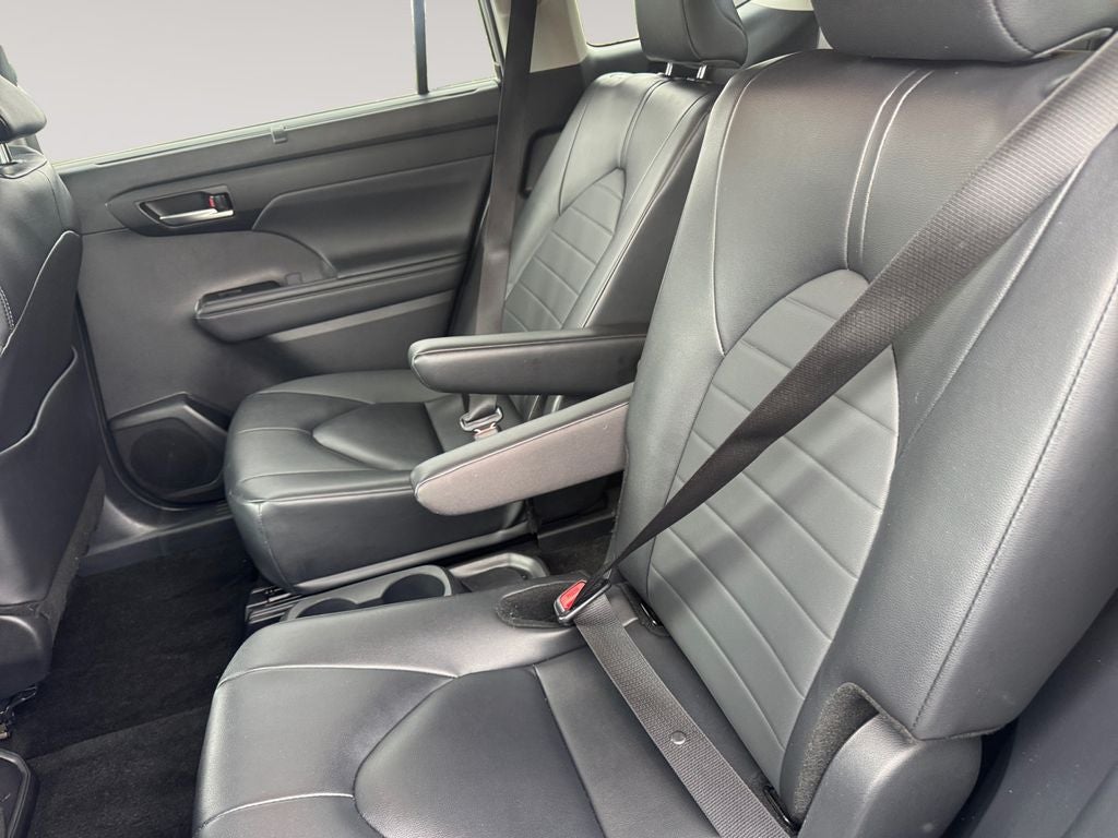 2025 Toyota Highlander XLE