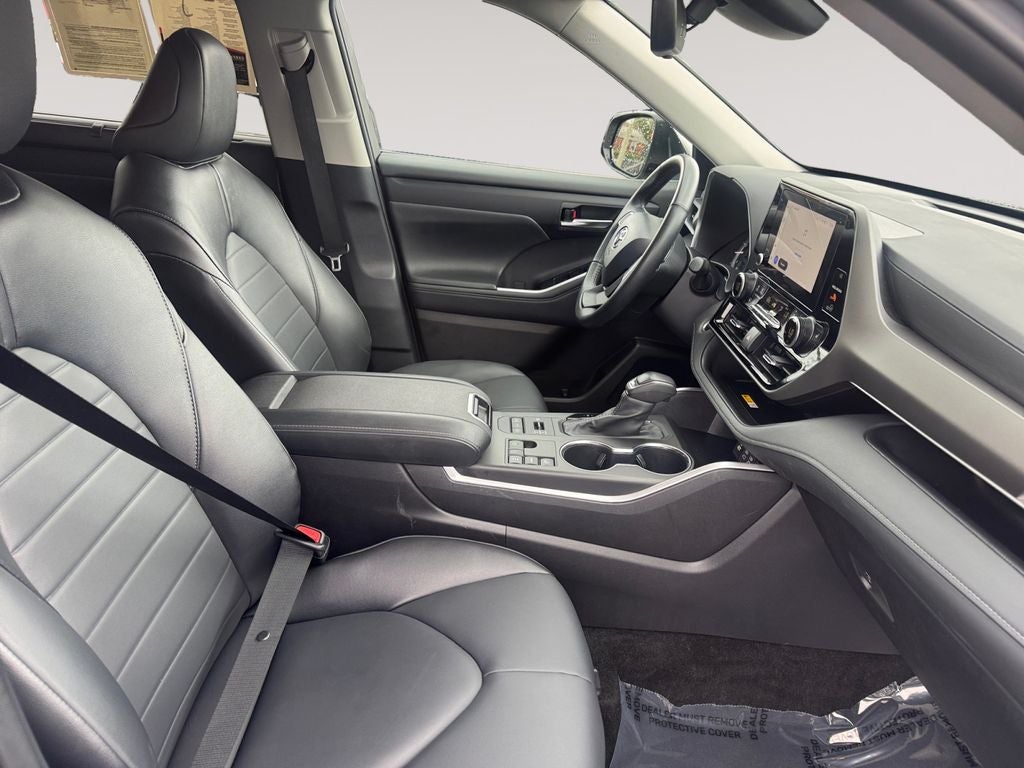 2025 Toyota Highlander XLE