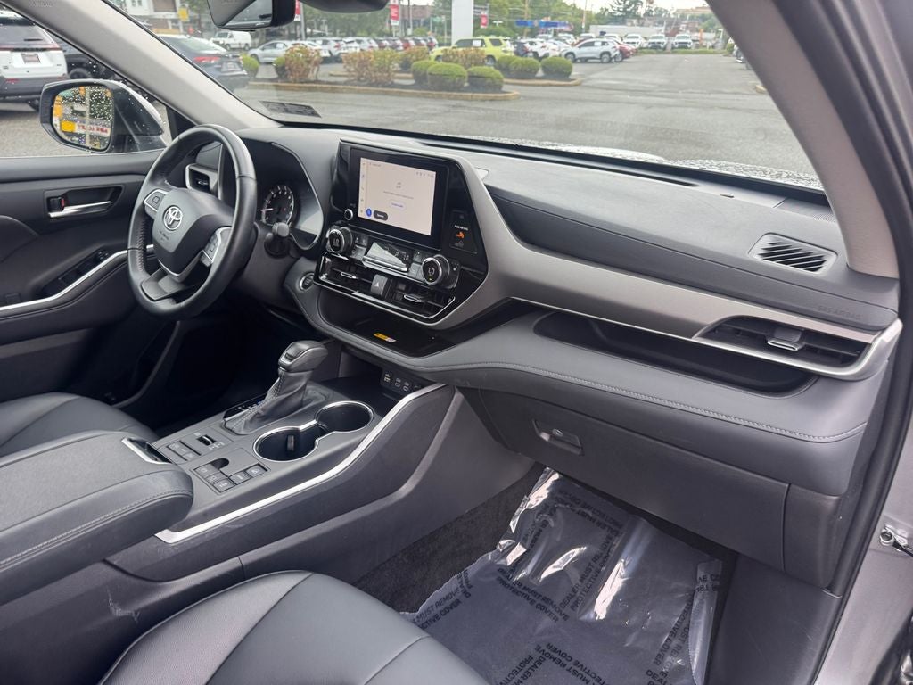 2025 Toyota Highlander XLE