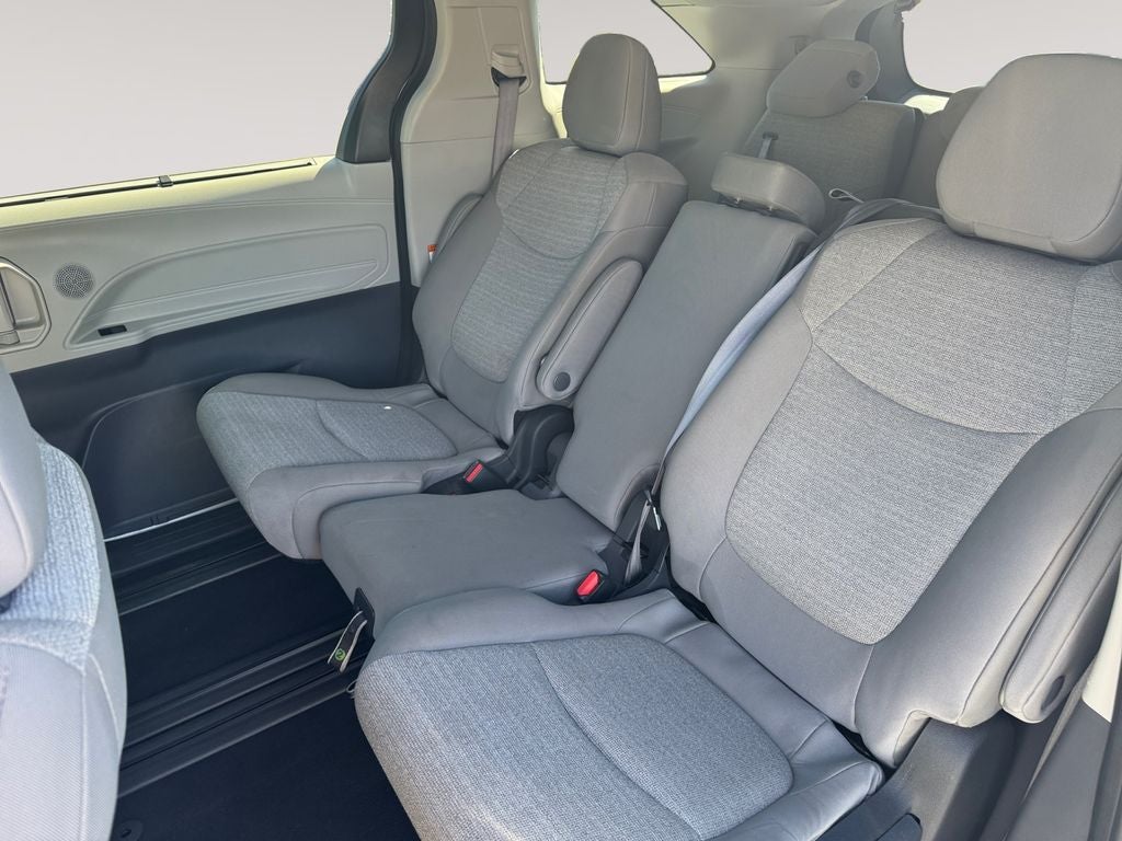 2024 Toyota Sienna LE 8 Passenger