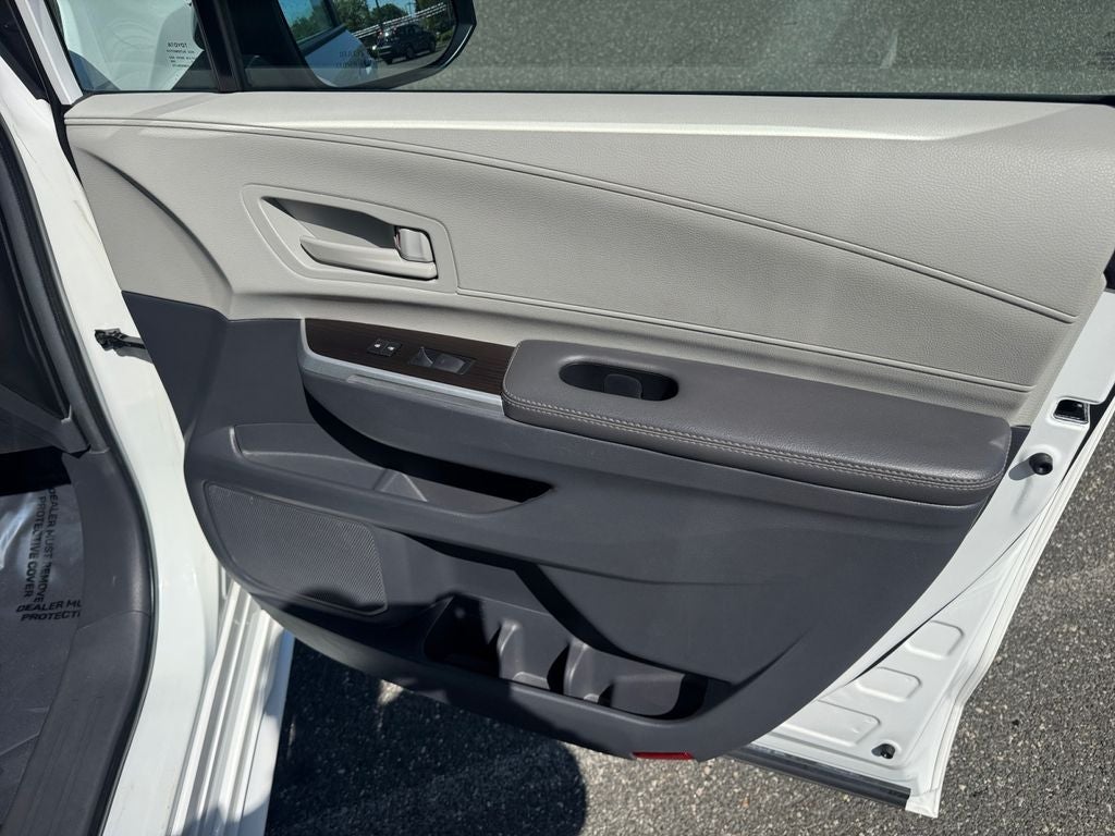 2024 Toyota Sienna LE 8 Passenger