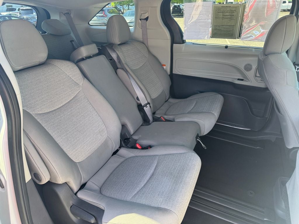 2024 Toyota Sienna LE 8 Passenger
