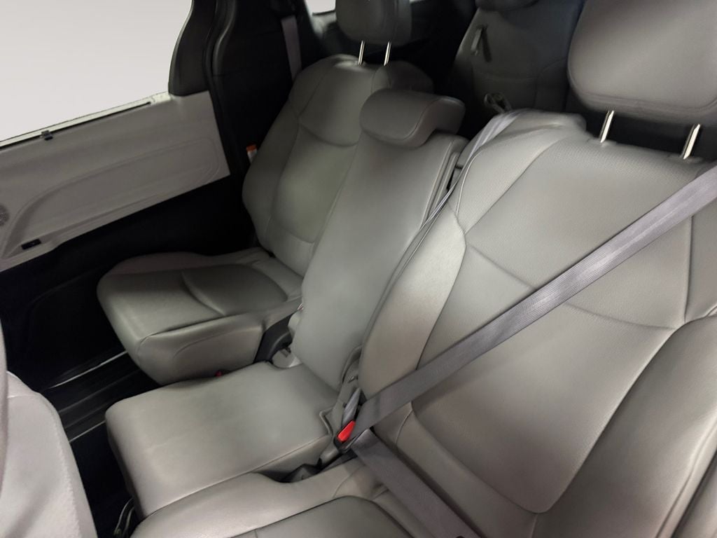 2025 Toyota Sienna XLE 8 Passenger