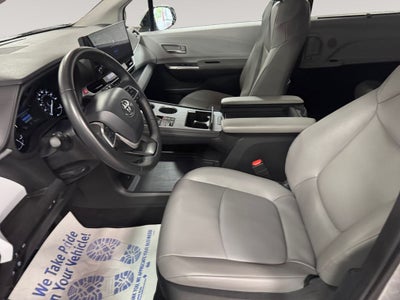 2025 Toyota Sienna XLE 8 Passenger