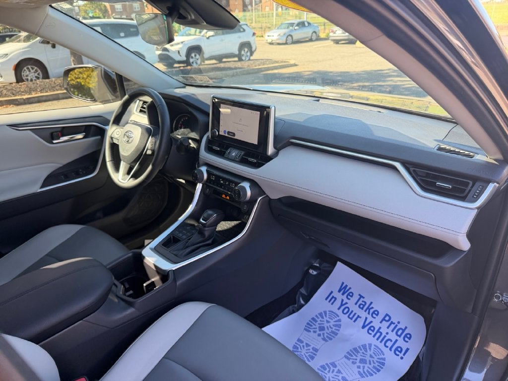 2025 Toyota RAV4 XLE Premium