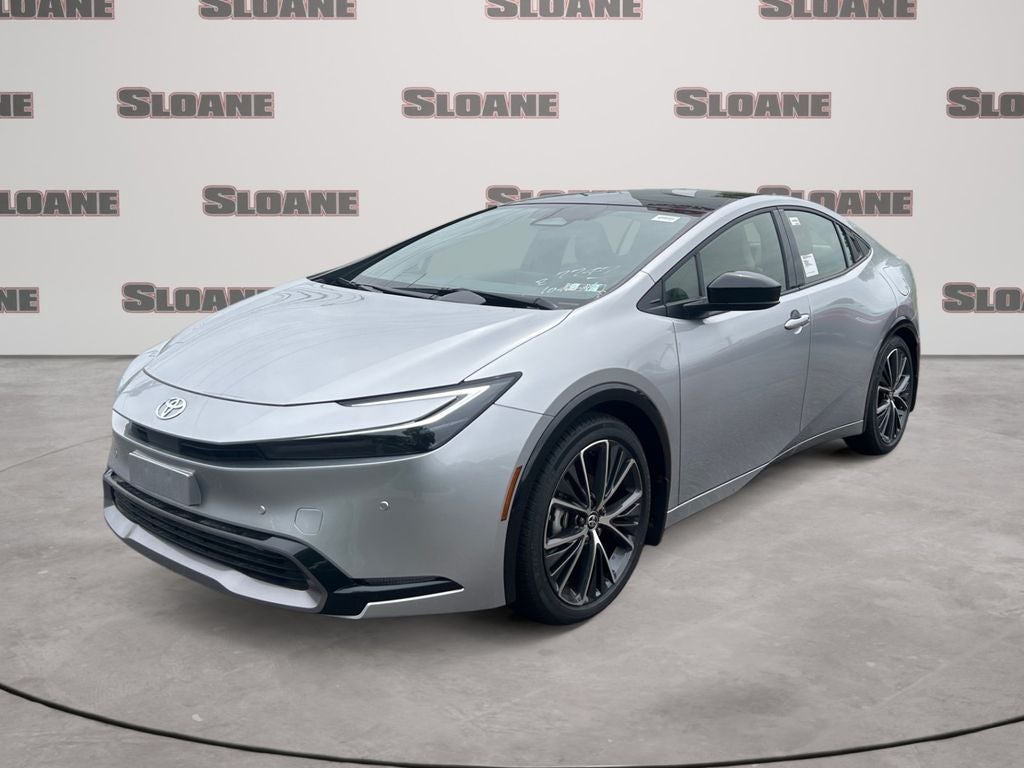 2026 Toyota Prius XLE FWD's photo